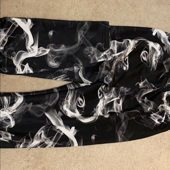 Black and white.patterned leggings - Picture 2 of 2